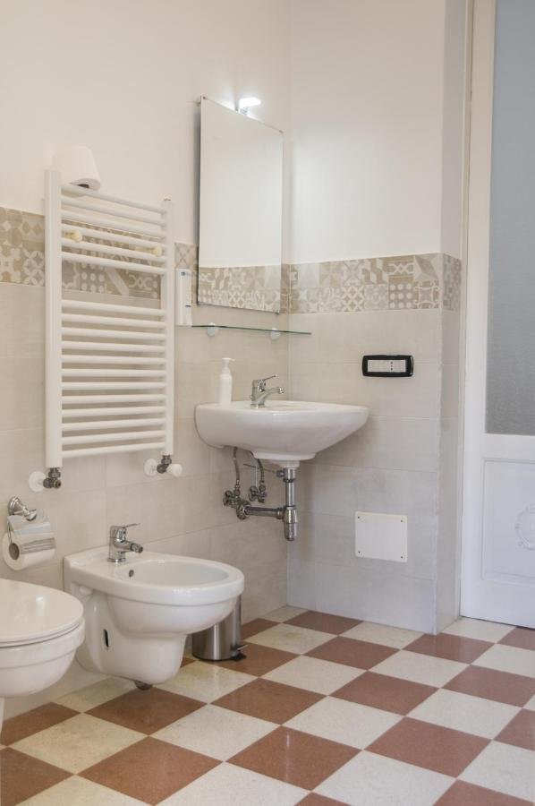 Palazzo Italia Apartments Bari Ngoại thất bức ảnh